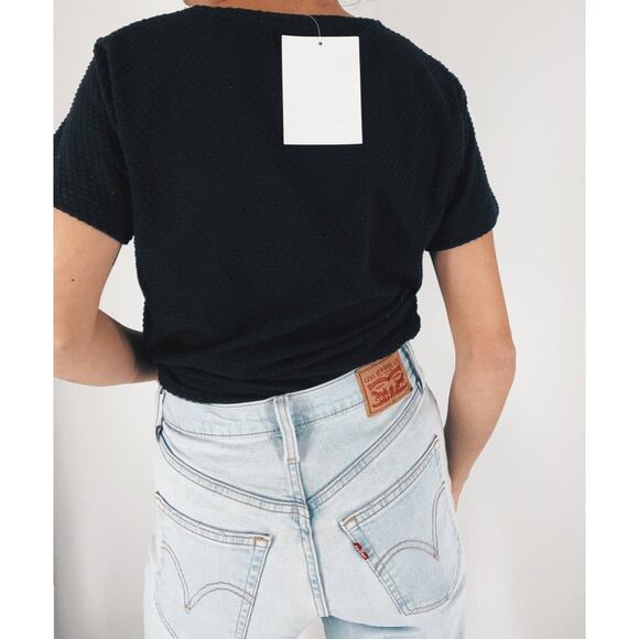 NWT Vintage Claudia Barnes Black Textured Short Sleeve Top Small - Picture 2 of 3